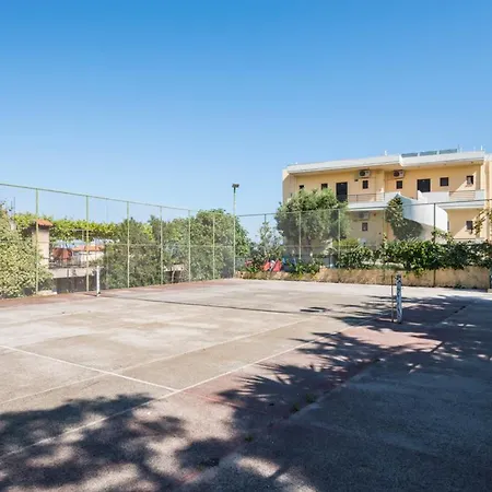 Apart-hotel Nireas 3*